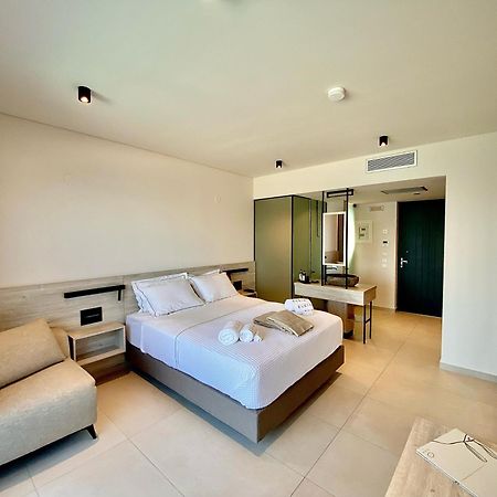 Eleia Seafront Rooms & Villas Petra  Bagian luar foto