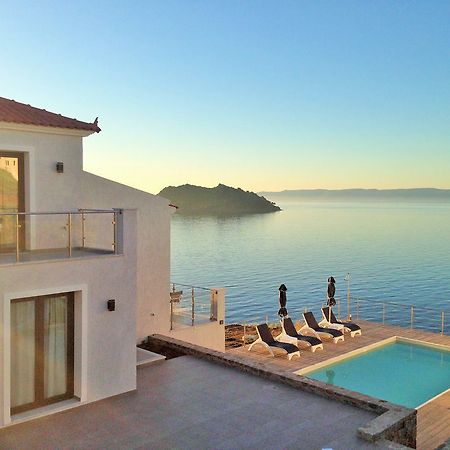 Eleia Seafront Rooms & Villas Petra  Bagian luar foto