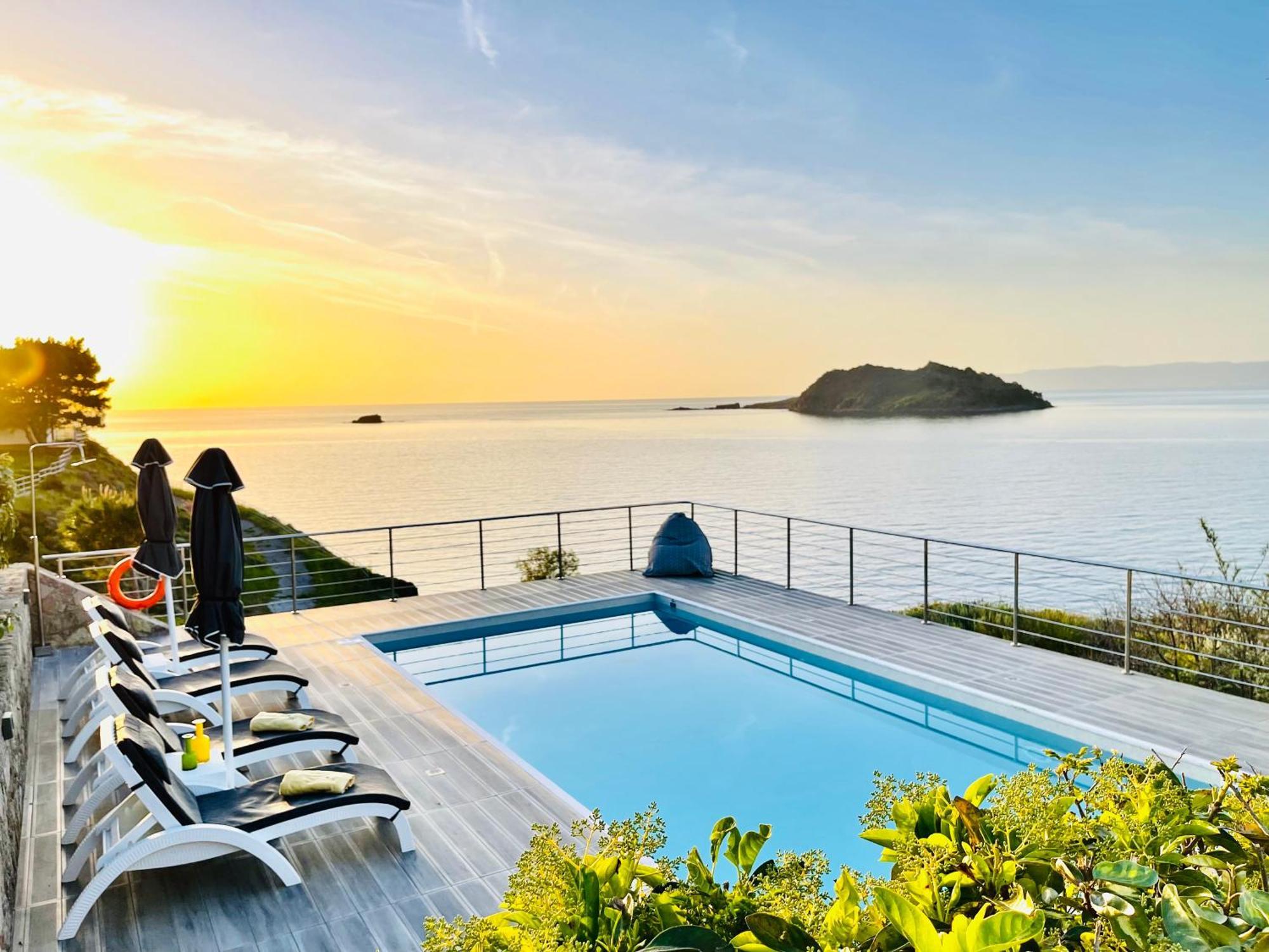 Eleia Seafront Rooms & Villas Petra  Bagian luar foto