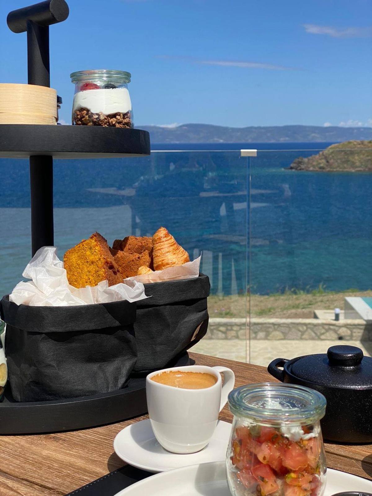 Eleia Seafront Rooms & Villas Petra  Bagian luar foto