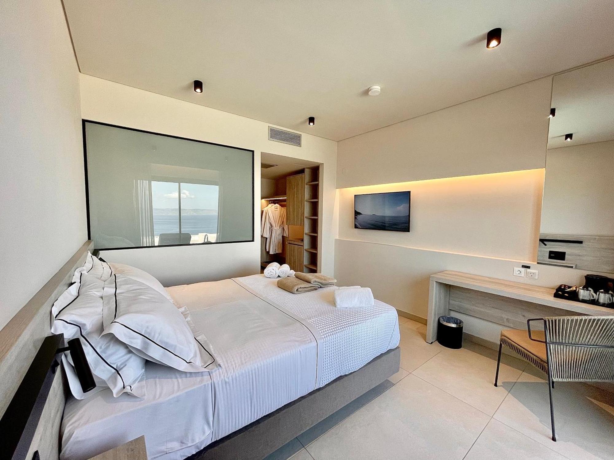 Eleia Seafront Rooms & Villas Petra  Bagian luar foto