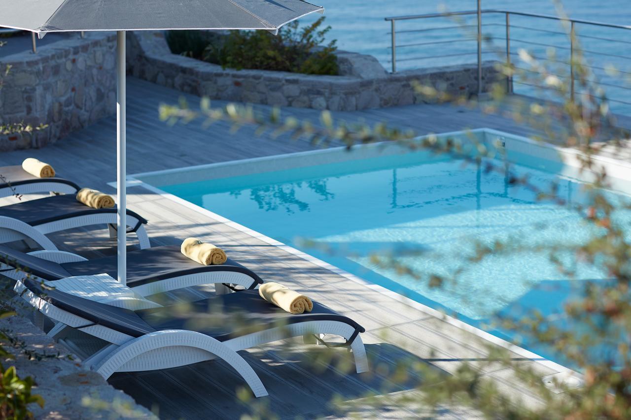 Eleia Seafront Rooms & Villas Petra  Bagian luar foto