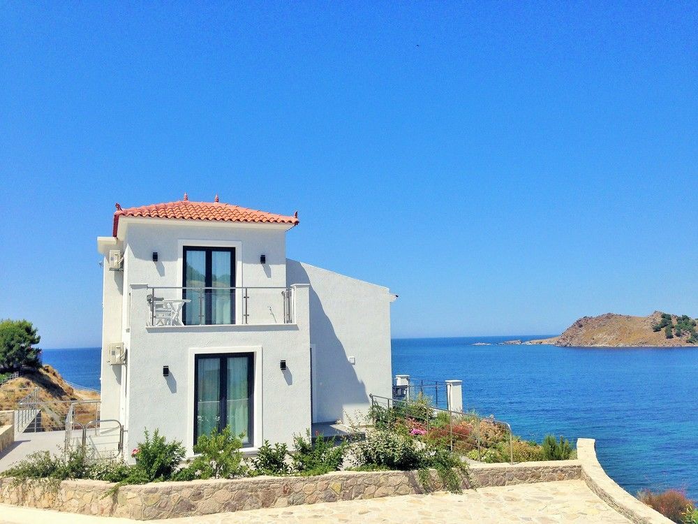 Eleia Seafront Rooms & Villas Petra  Bagian luar foto