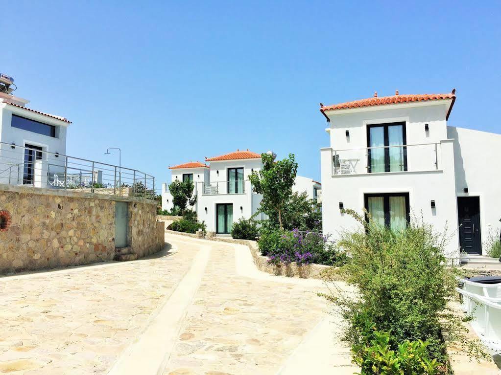 Eleia Seafront Rooms & Villas Petra  Bagian luar foto