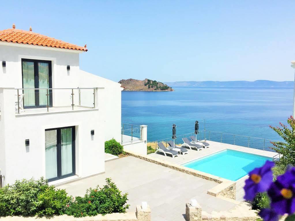 Eleia Seafront Rooms & Villas Petra  Bagian luar foto